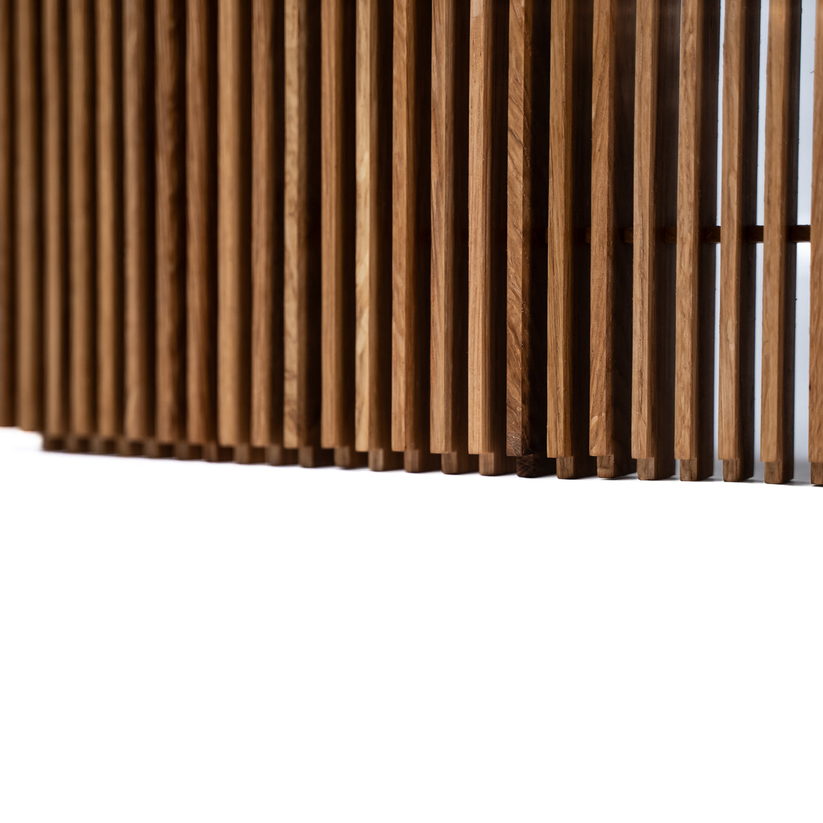 Oak speaker covers for vinyl furniture – Display LUNA (2 pcs)