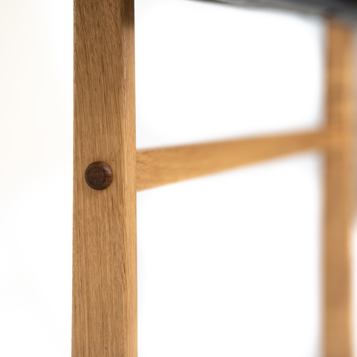TV stand on wheels in oak – SIKA
