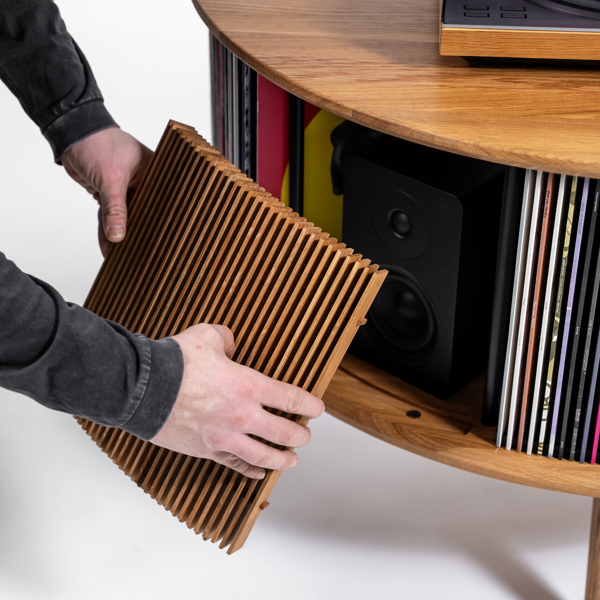 Oak speaker covers for vinyl furniture – Display LUNA (2 pcs)